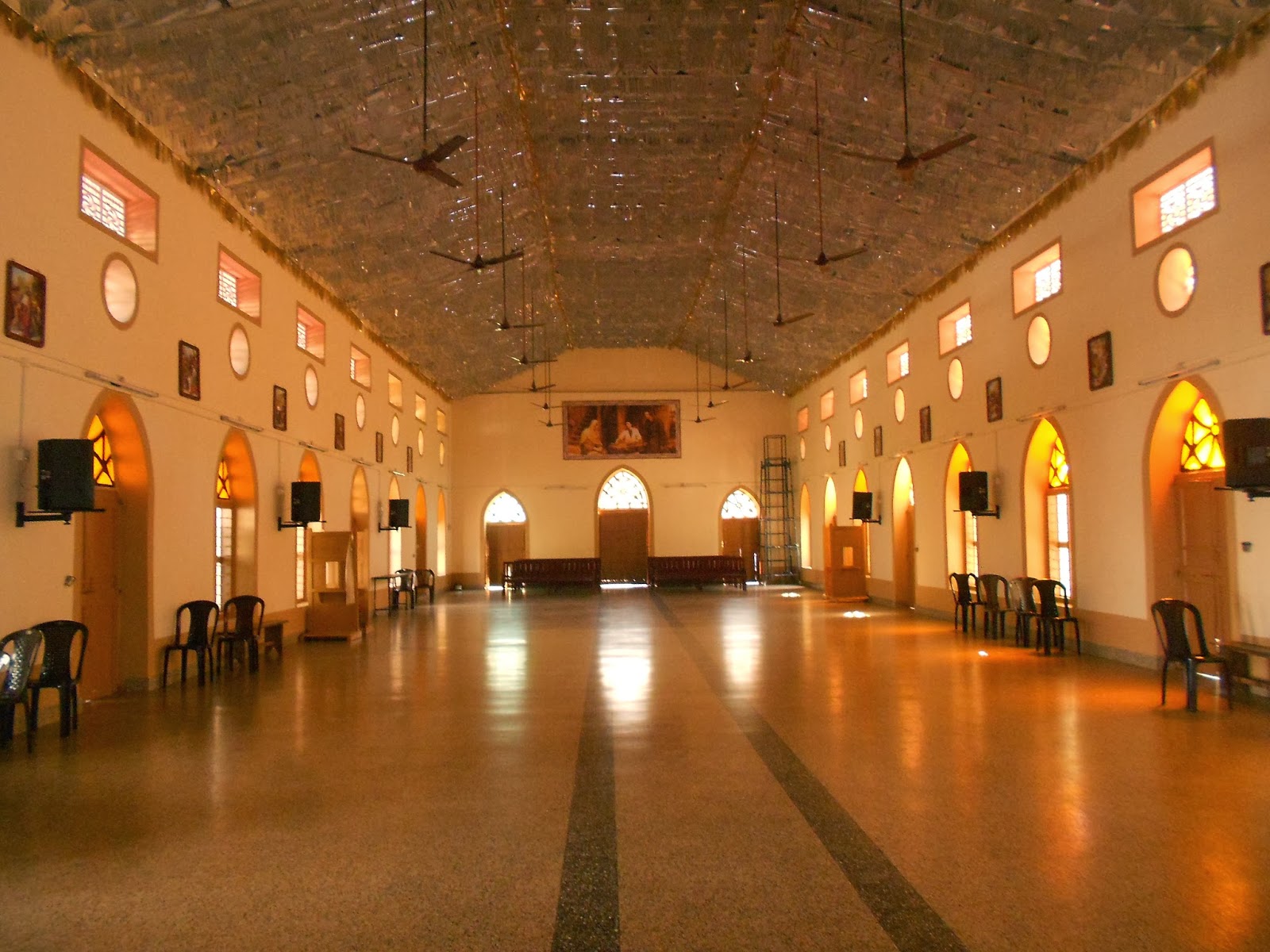 Cherumkuzhy Church inside, earlier image